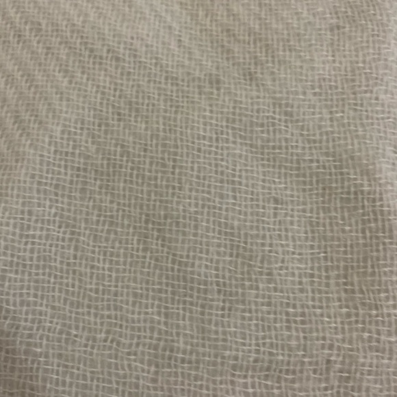 Vintage “EATON” Brand 100% Polyester Shawl in Off White-48” x 48” - Picture 9 of 12